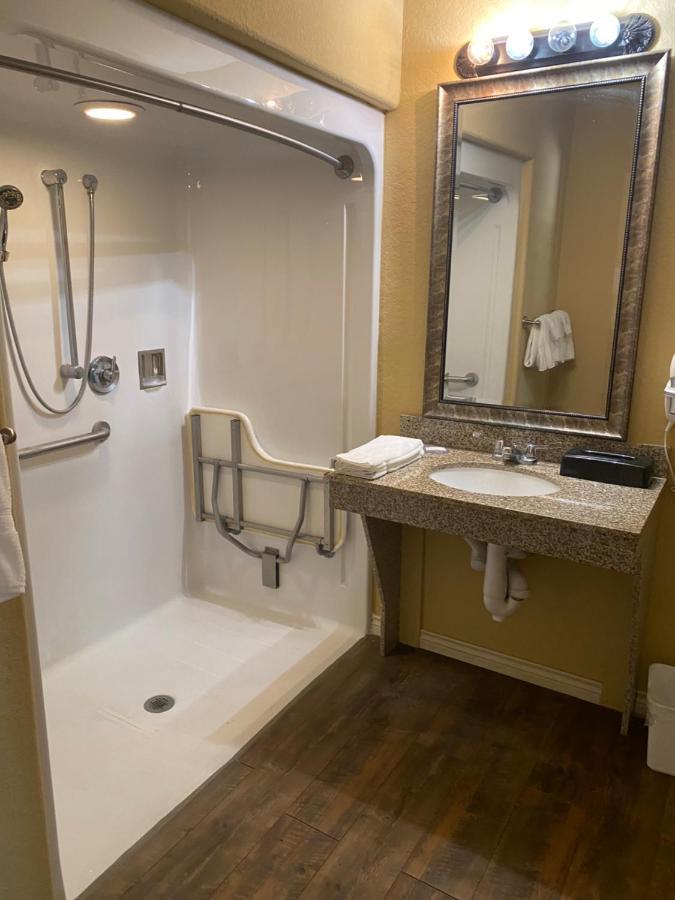 Yorktown Southern Inns And Suites Now Offering Rv Spaces For Rent מראה חיצוני תמונה