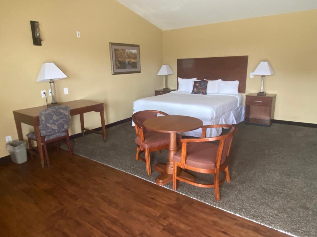 Yorktown Southern Inns And Suites Now Offering Rv Spaces For Rent מראה חיצוני תמונה