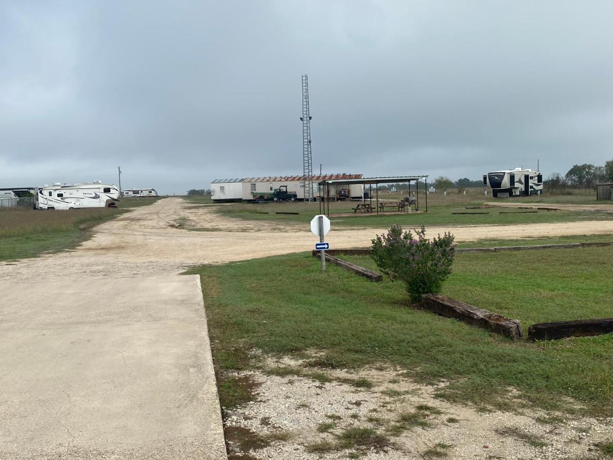 Yorktown Southern Inns And Suites Now Offering Rv Spaces For Rent מראה חיצוני תמונה