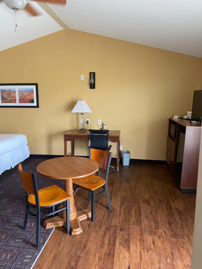 Yorktown Southern Inns And Suites Now Offering Rv Spaces For Rent מראה חיצוני תמונה