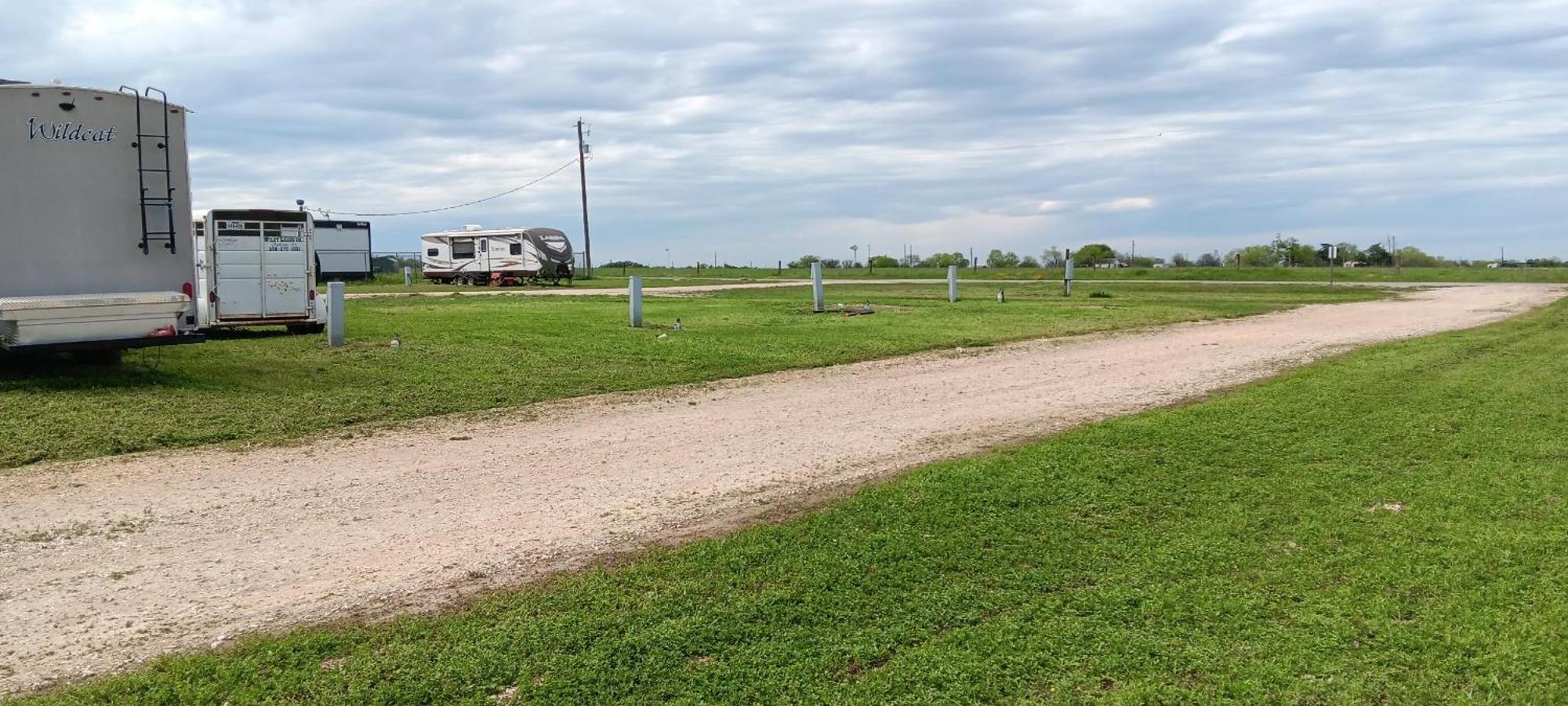 Yorktown Southern Inns And Suites Now Offering Rv Spaces For Rent מראה חיצוני תמונה